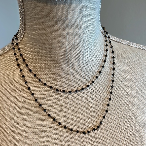 Jewelry - Black/gold jeweled necklace